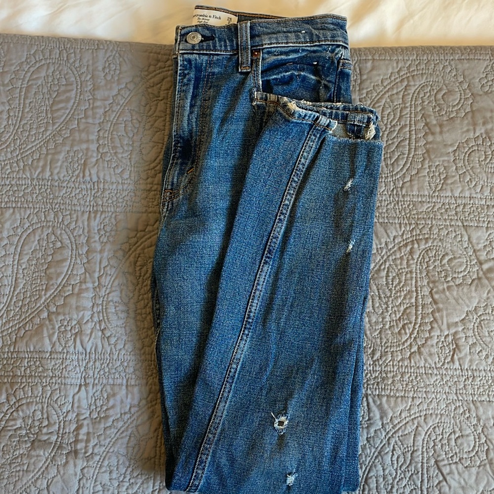 Abercrombie & Fitch the Skinny High Rise Jean, size 26/2R